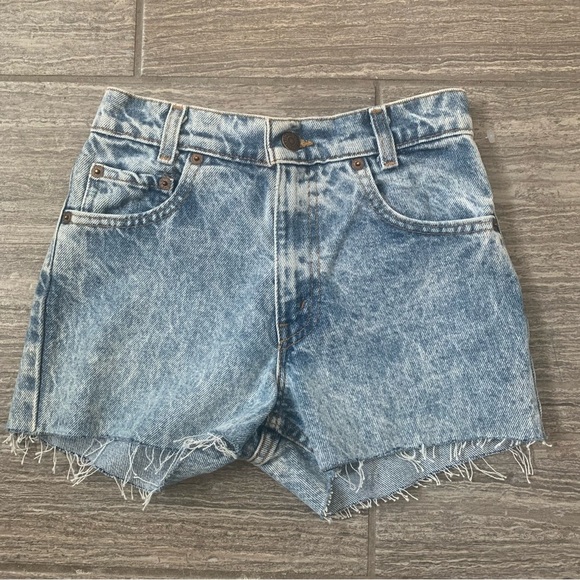 Levi’s AUTHORIZED VINTAGE NWT Denim Shorts, Size 26 - Picture 2 of 9